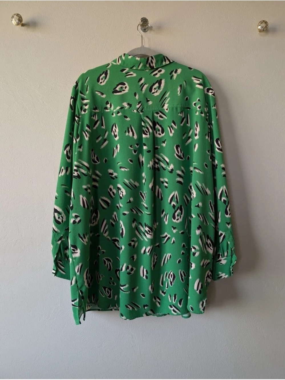 Investments Green Leopard-Print Button Down Shirt - Picture 6 of 11